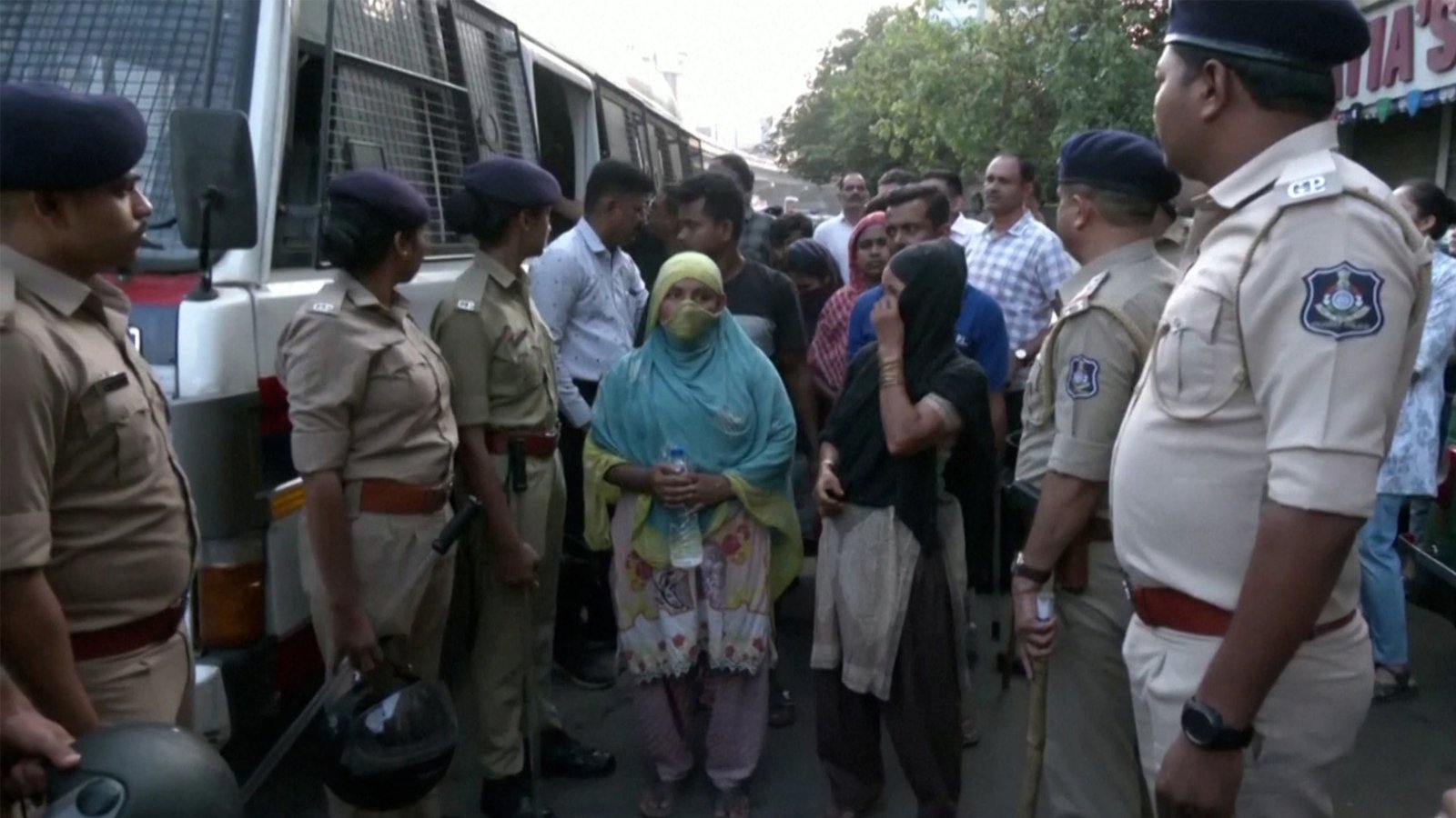 ভারতীয় পুলিশ বাংলাদেশি অভিবাসীদের 'অনিবন্ধিত' আটক করে