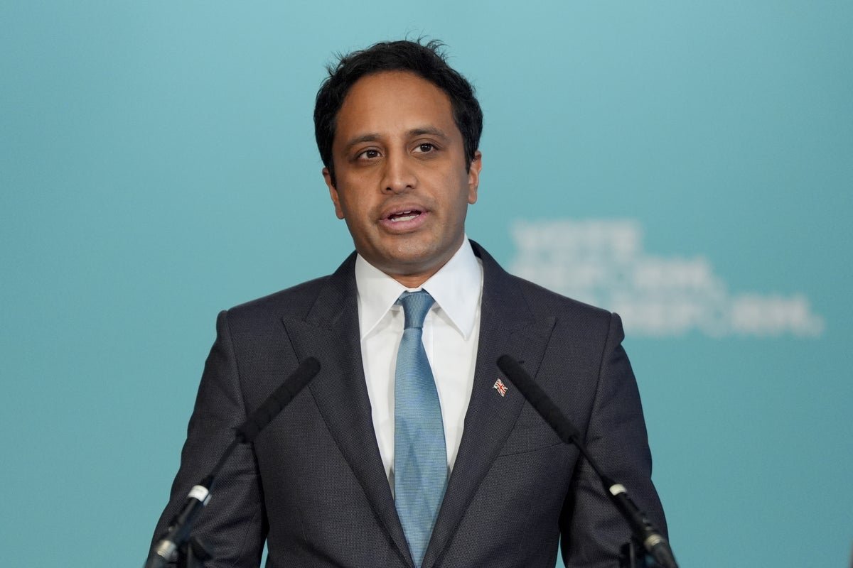 জিয়া ইউসুফ পার্টির চেয়ারম্যান হিসাবে ছাড়ার মাত্র 48 ঘন্টা পরে যুক্তরাজ্যের সংস্কার করতে বিস্ময়কর প্রত্যাবর্তন করেছেন