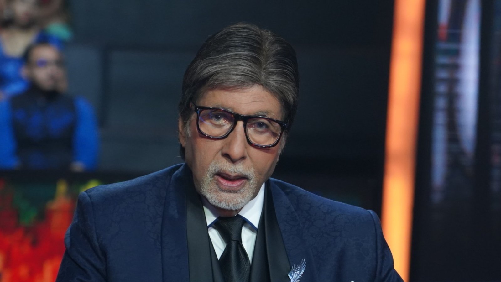 'বেদনাদায়ক' অমিতাভ বচ্চন 'এয়ার ইন্ডিয়া ক্র্যাশ ওভার ওভার ইন্ডিয়া দুর্ঘটনায় ভরা, ট্র্যাজেডিতে' স্বচ্ছ তদন্ত 'করার আহ্বান জানিয়েছে | বলিউড