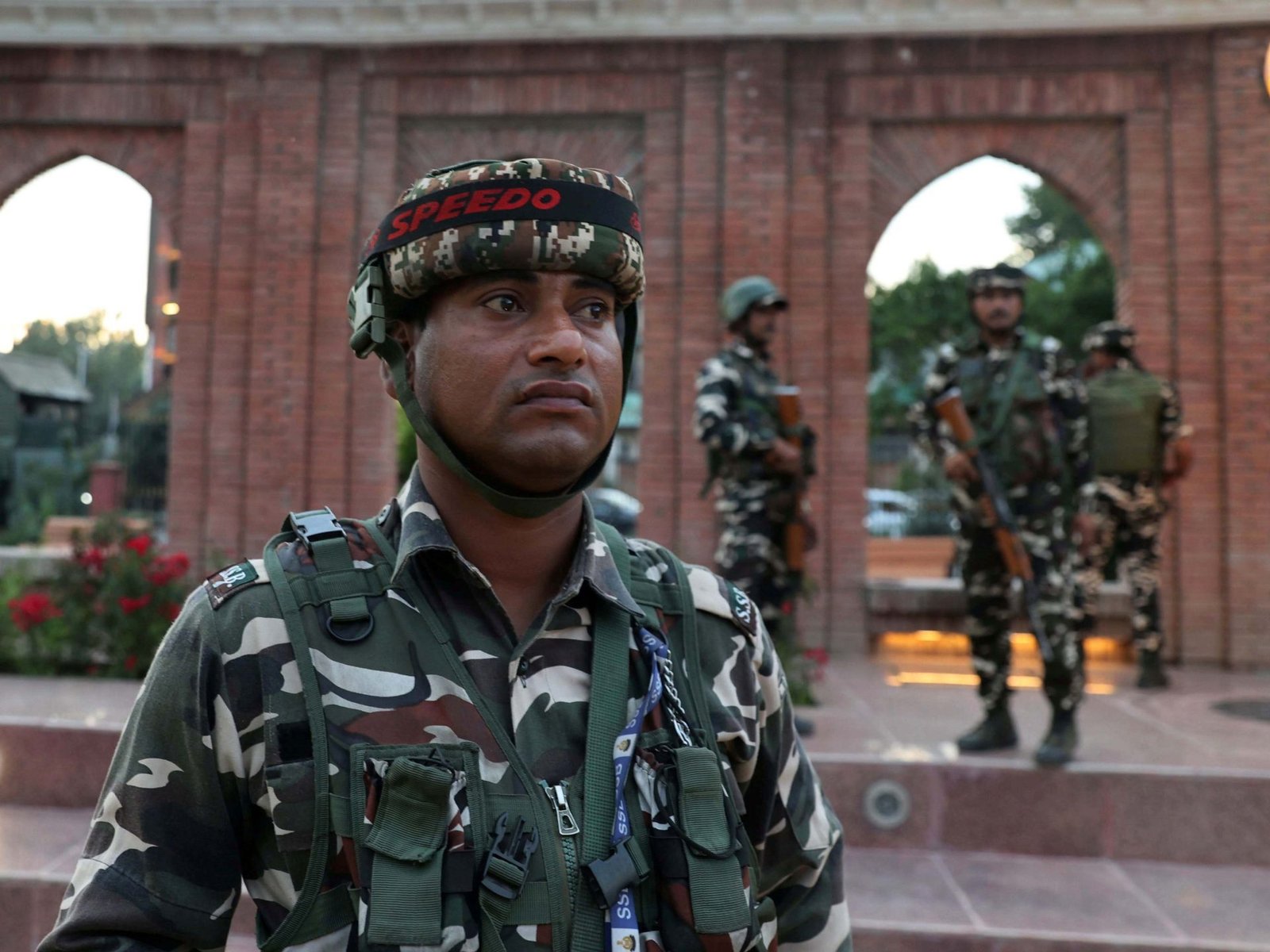 ভারত-প্রশাসিত কাশ্মীরে দমকলকর্মে নিহত তিন সন্দেহভাজন বিদ্রোহী | সংঘাতের খবর
