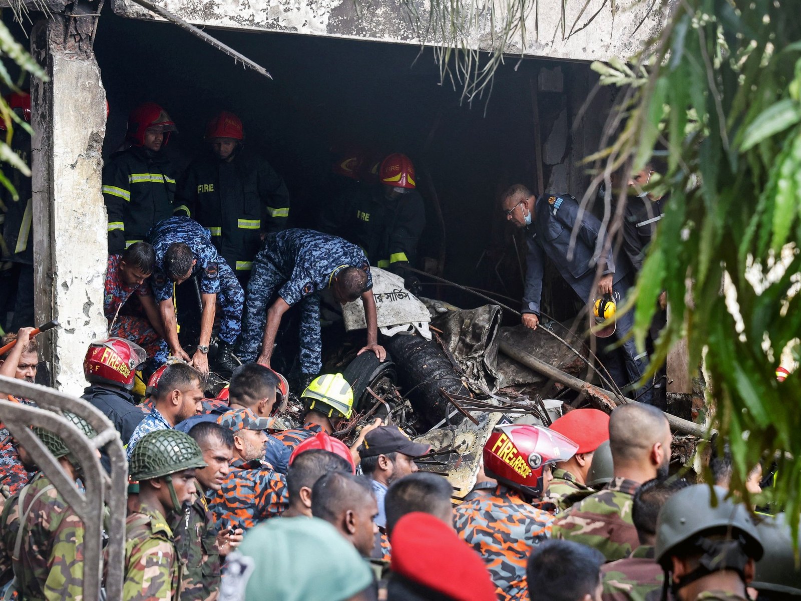 বাংলাদেশ বিমান ক্র্যাশ: আমরা কী জানি, সর্বশেষতম কী | বিমানের খবর