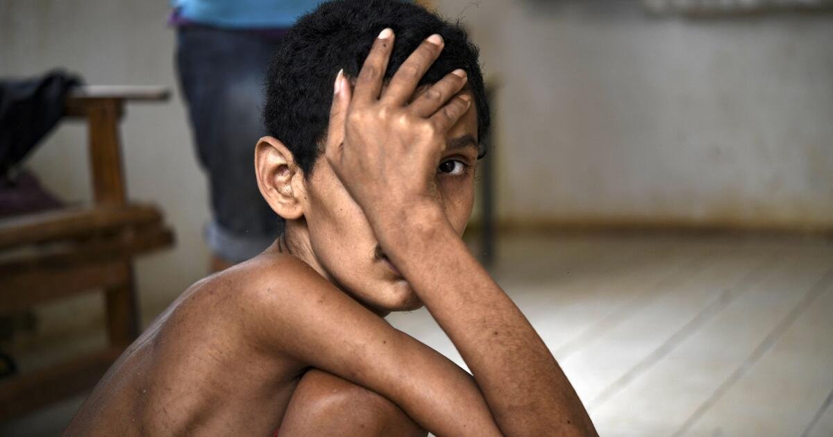অবদানকারী: পুনর্বিবেচনা নিষেধাজ্ঞাগুলি। তারা যুদ্ধের মতো অনেক লোককে হত্যা করছে